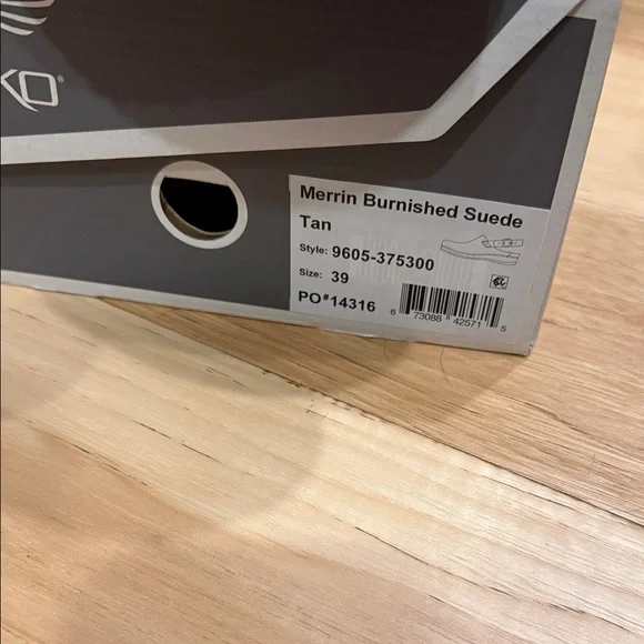 Like new Dansko Merrin Clogs - Picture 12 of 12